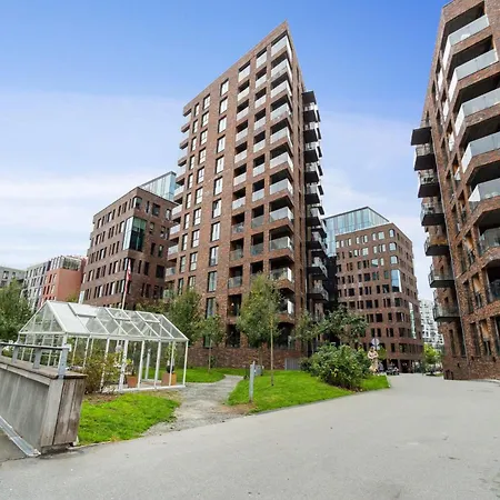 Private Seaview - 2 Balconies, 11th Floor, Elevator, Friendly Lively Area 아파트 오르후스