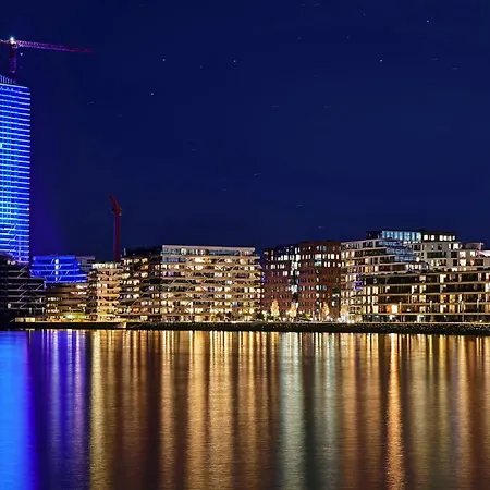 Private Seaview - 2 Balconies, 11th Floor, Elevator, Friendly Lively Area Århus