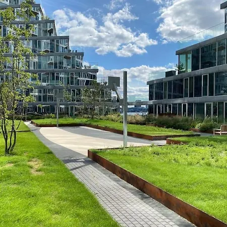 Private Seaview - 2 Balconies, 11th Floor, Elevator, Friendly Lively Area * Århus