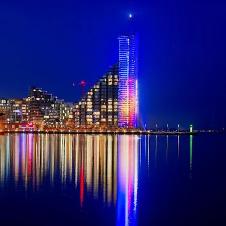 Private Seaview - 2 Balconies, 11th Floor, Elevator, Friendly Lively Area 아파트 *