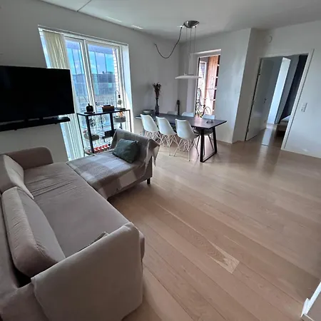 Private Seaview - 2 Balconies, 11th Floor, Elevator, Friendly Lively Area *