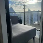 Private Seaview - 2 Balconies, 11th Floor, Elevator, Friendly Lively Area Århus