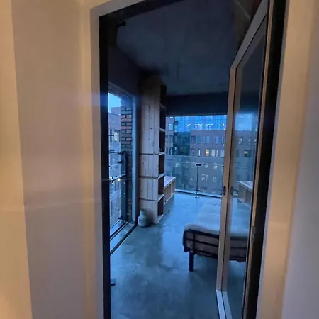 Apartment Private Seaview - 2 Balconies, 11th Floor, Elevator, Friendly Lively Area *