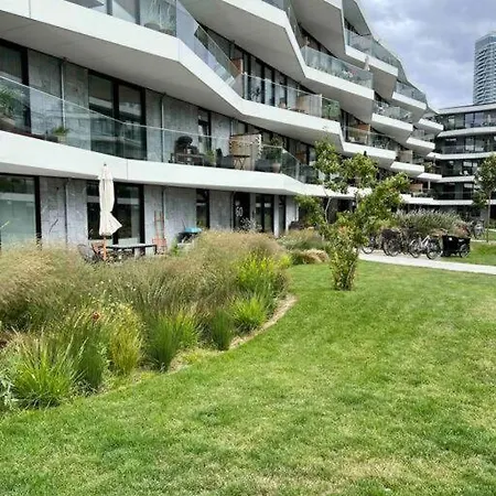Private Seaview - 2 Balconies, 11th Floor, Elevator, Friendly Lively Area Aarhus