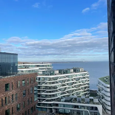 Apartment Private Seaview - 2 Balconies, 11th Floor, Elevator, Friendly Lively Area Aarhus
