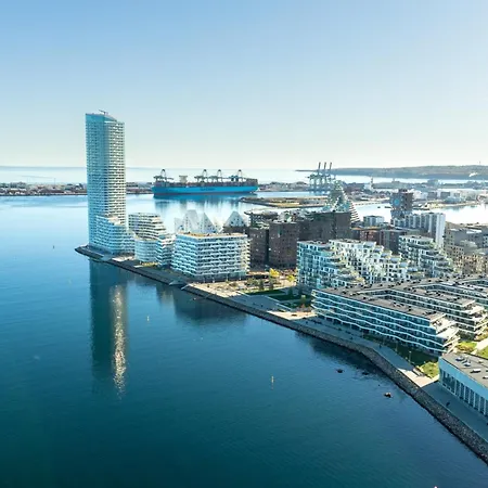 Private Seaview - 2 Balconies, 11th Floor, Elevator, Friendly Lively Area Apartment